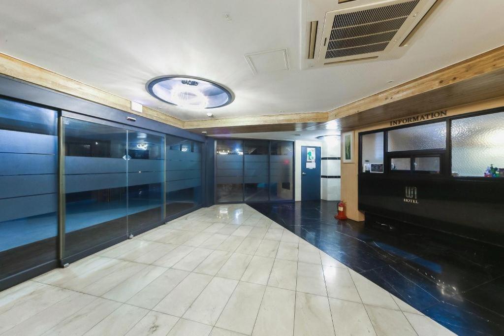 Geoje Win Hotel Exteriör bild