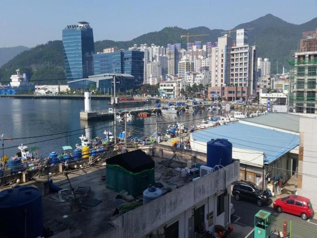 Geoje Win Hotel Exteriör bild
