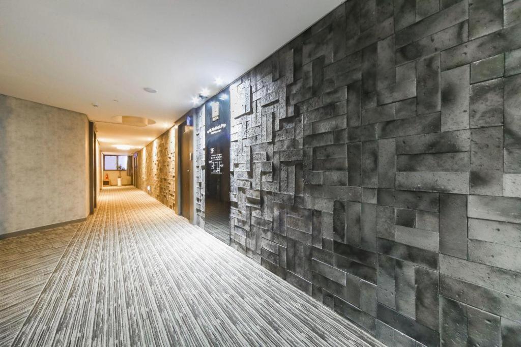 Geoje Win Hotel Exteriör bild